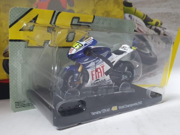 Yamaha YZR-M1 World Championship 2007 Valentino Rossi 46 1/18 - uscita 18 - immagine 2